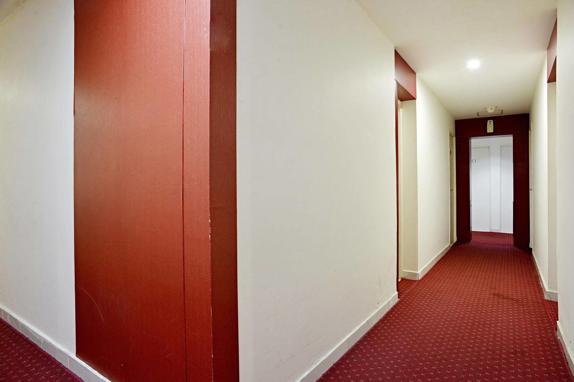 Zen Rooms Basic Tangerang Aeropolis Εξωτερικό φωτογραφία